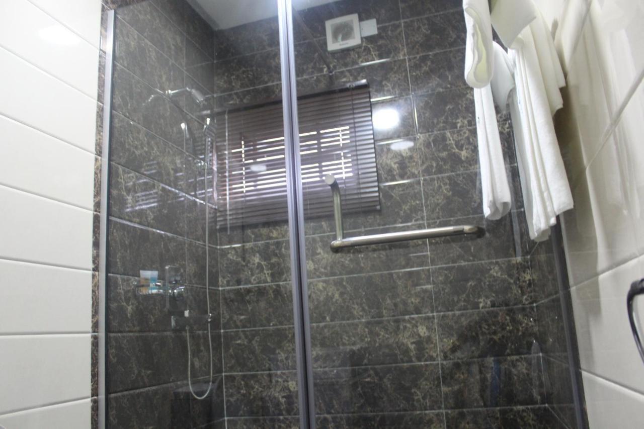 Urban Metro Inn Lagos Dış mekan fotoğraf