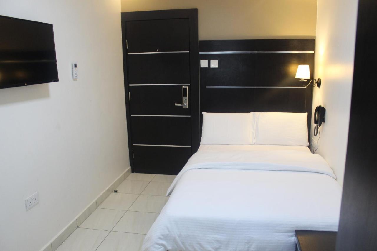Urban Metro Inn Lagos Dış mekan fotoğraf